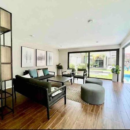 Airy Apartment W/ Pool + Gym Nairobi Bagian luar foto